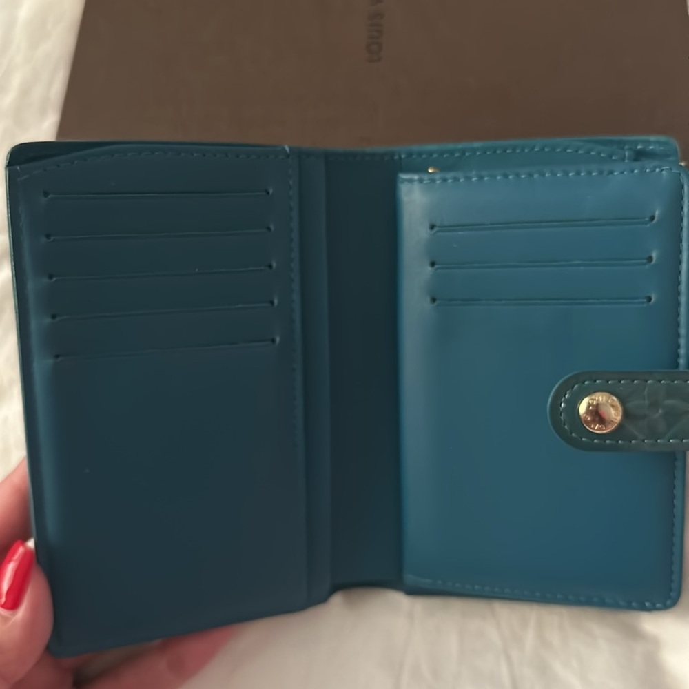Louis Vuitton Vernis Leather French Wallet - Picture 12 of 16